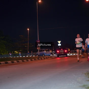 Runner Photo 3437978