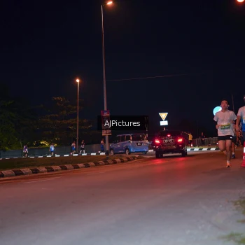 Runner Photo 3437979