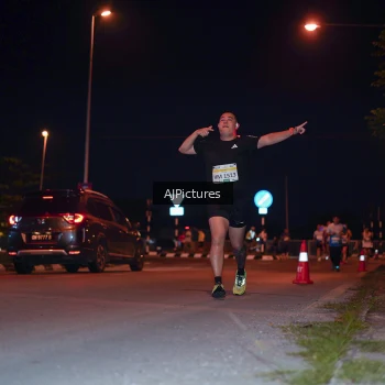 Runner Photo 3438076