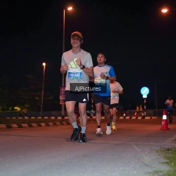 Runner Photo 3438186
