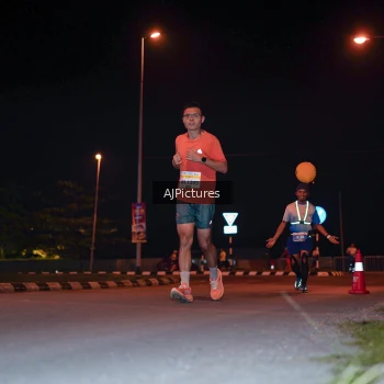 Runner Photo 3438324