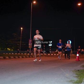 Runner Photo 3438460