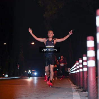 Runner Photo 3438594