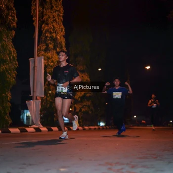 Runner Photo 3438643