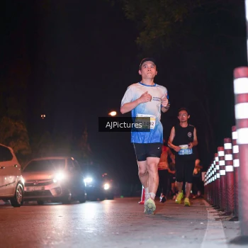Runner Photo 3438724
