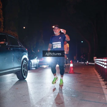 Runner Photo 3438790
