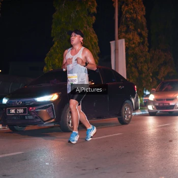 Runner Photo 3438975