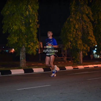 Runner Photo 3439031