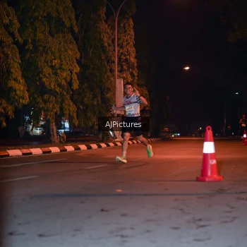Runner Photo 3439042