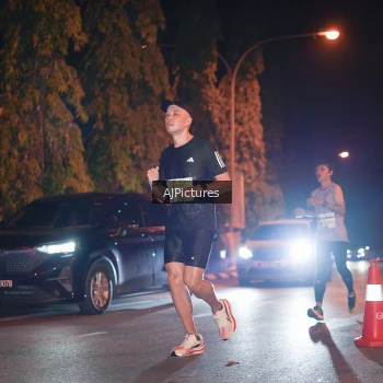 Runner Photo 3439063