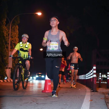 Runner Photo 3439182