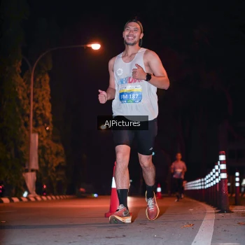 Runner Photo 3439400