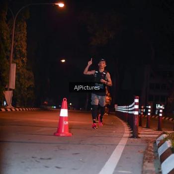 Runner Photo 3439642