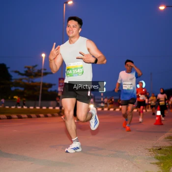 Runner Photo 3440653