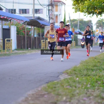 Runner Photo 3453300