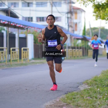 Runner Photo 3453319