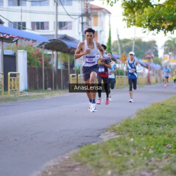 Runner Photo 3453374