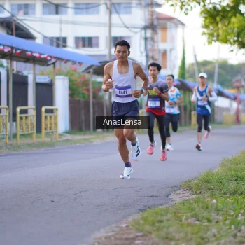 Runner Photo 3453381