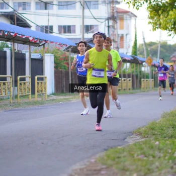 Runner Photo 3453468
