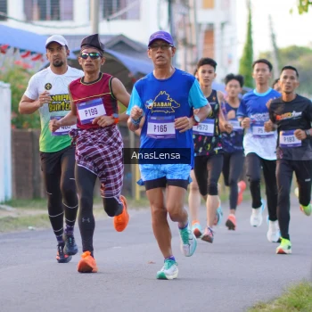 Runner Photo 3453563