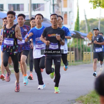 Runner Photo 3453580