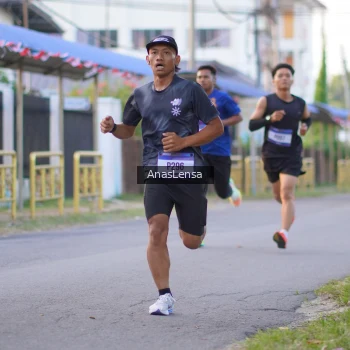 Runner Photo 3453603