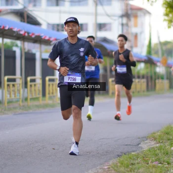 Runner Photo 3453610