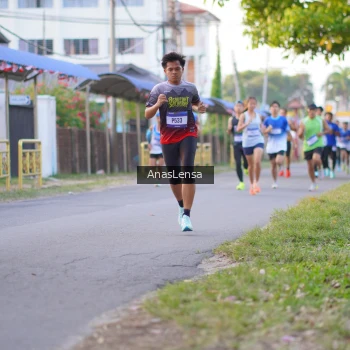Runner Photo 3453640
