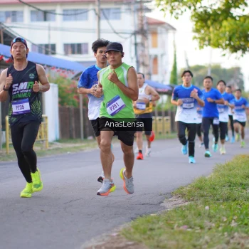 Runner Photo 3453668