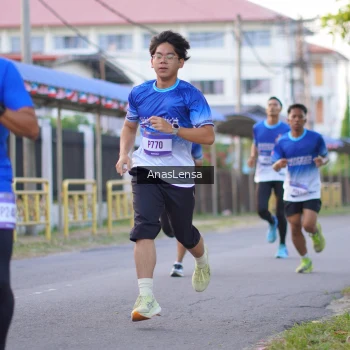 Runner Photo 3453711