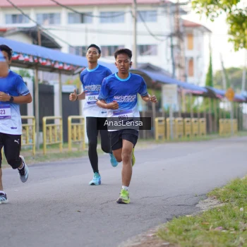 Runner Photo 3453715