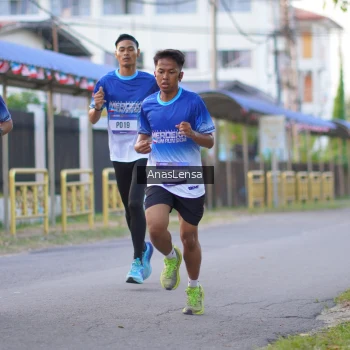 Runner Photo 3453718