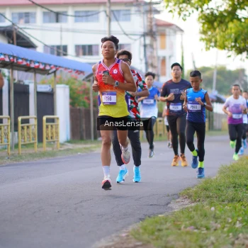 Runner Photo 3453756