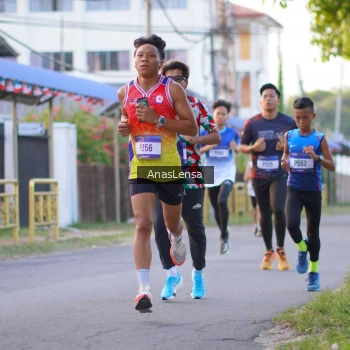 Runner Photo 3453758