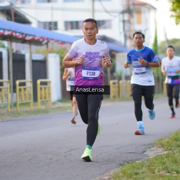 Runner Photo 3453782