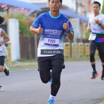 Runner Photo 3453798