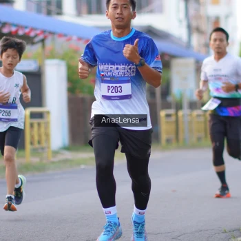Runner Photo 3453800