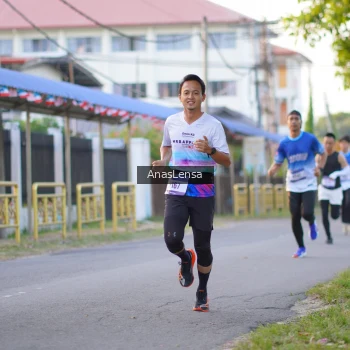 Runner Photo 3453812