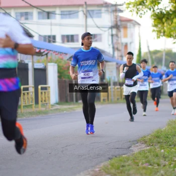 Runner Photo 3453813