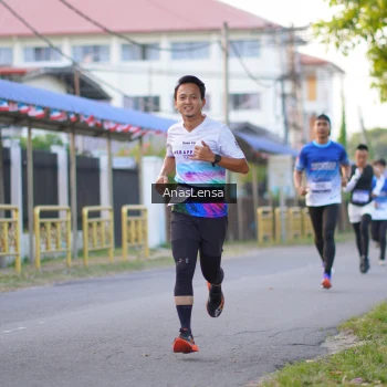 Runner Photo 3453815
