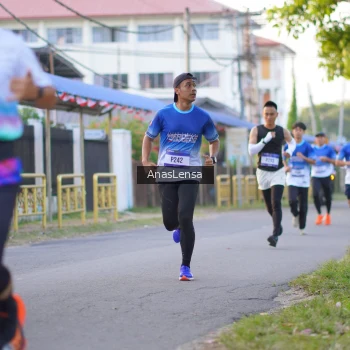Runner Photo 3453821