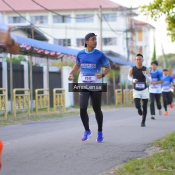 Runner Photo 3453825