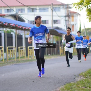 Runner Photo 3453831