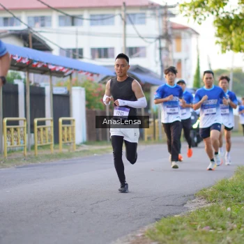 Runner Photo 3453839