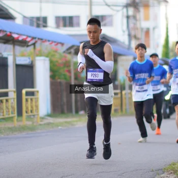 Runner Photo 3453842