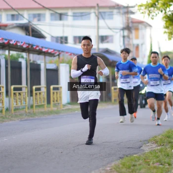 Runner Photo 3453849