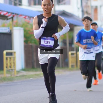 Runner Photo 3453851