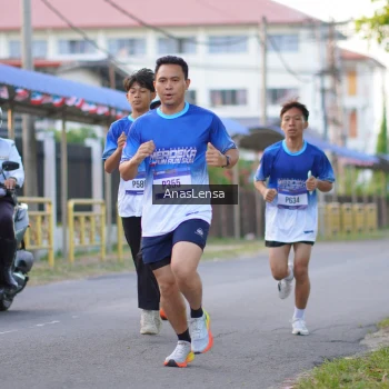 Runner Photo 3453871