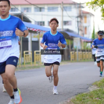 Runner Photo 3453875