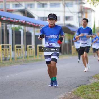 Runner Photo 3453894